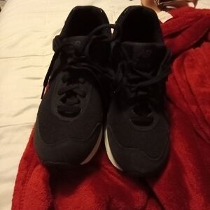 New Balance Black Sneakers
